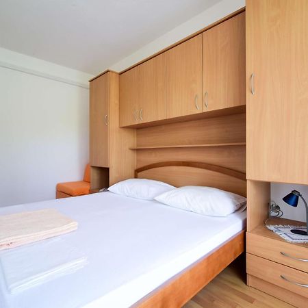 Apartments Mrva Ugljan Ngoại thất bức ảnh