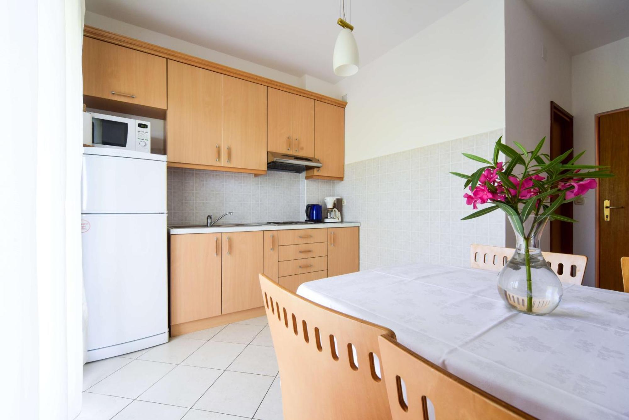 Apartments Mrva Ugljan Ngoại thất bức ảnh