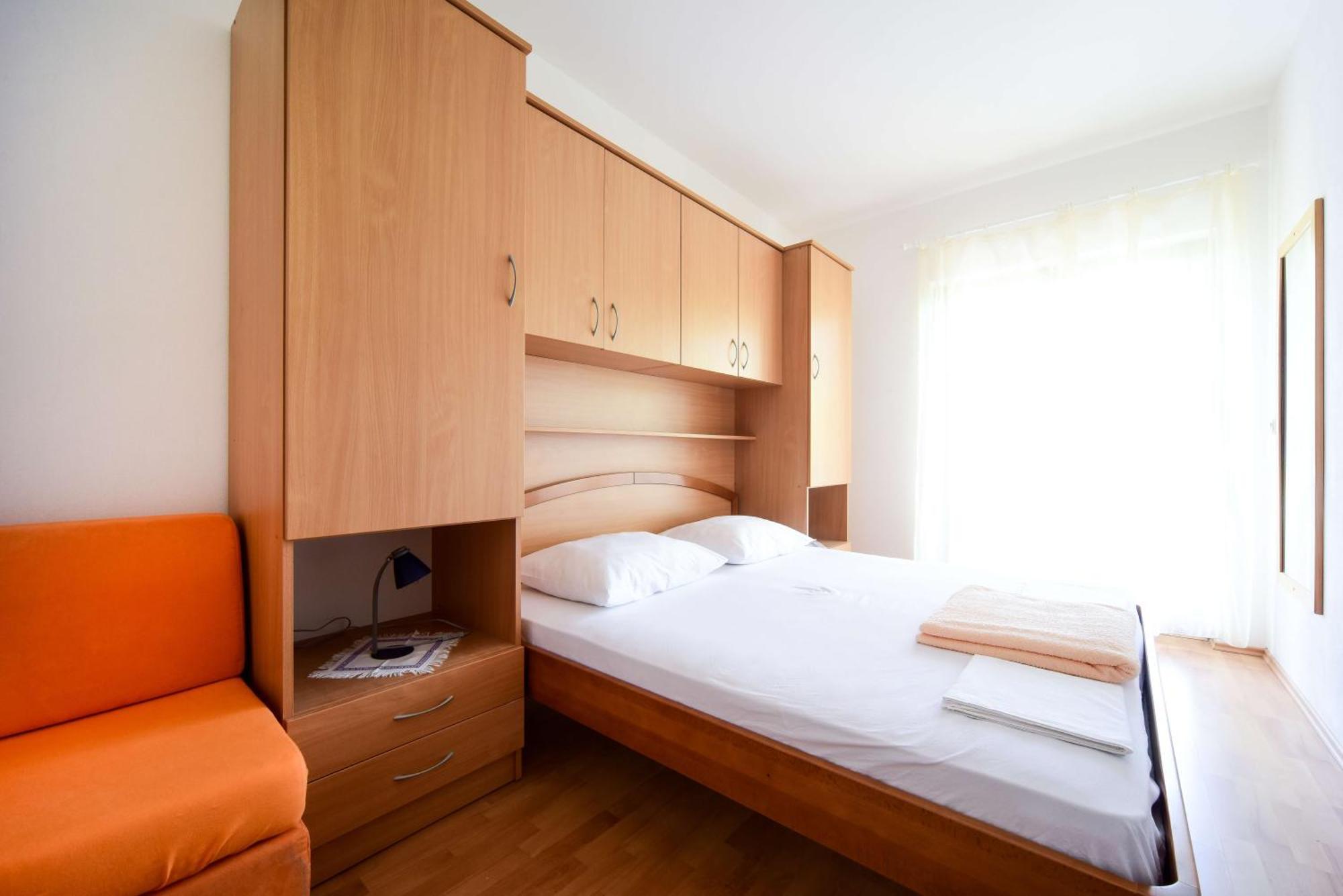 Apartments Mrva Ugljan Ngoại thất bức ảnh