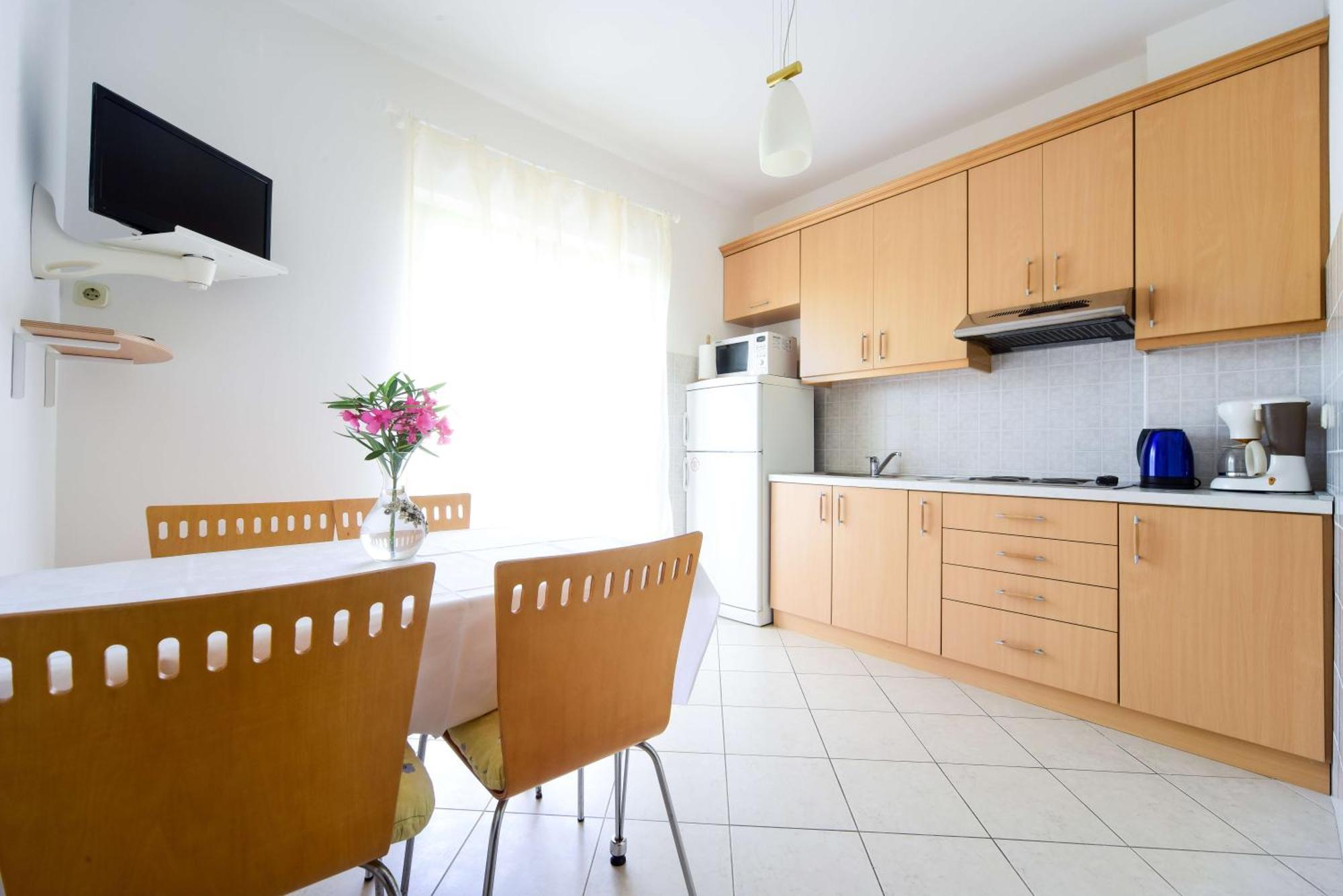 Apartments Mrva Ugljan Ngoại thất bức ảnh