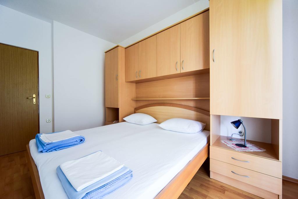 Apartments Mrva Ugljan Ngoại thất bức ảnh