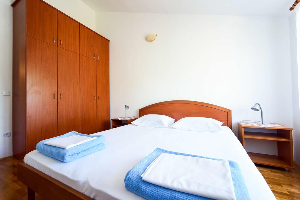 Apartments Mrva Ugljan Ngoại thất bức ảnh