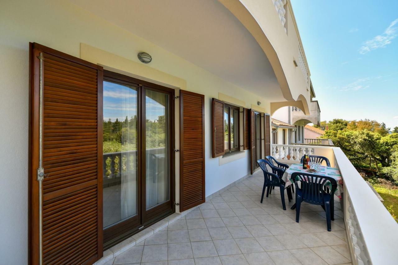 Apartments Mrva Ugljan Ngoại thất bức ảnh