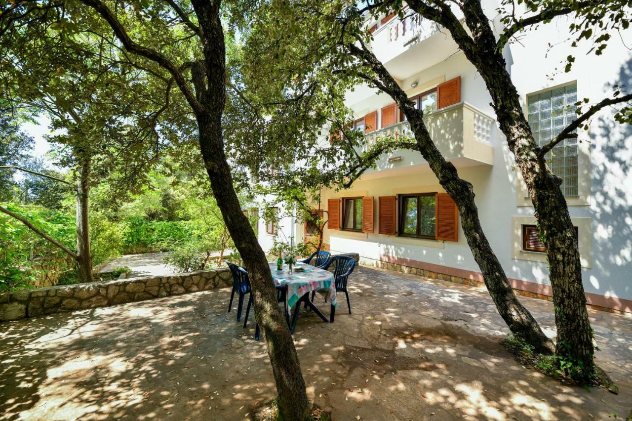 Apartments Mrva Ugljan Ngoại thất bức ảnh
