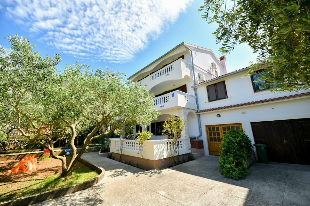 Apartments Mrva Ugljan Ngoại thất bức ảnh